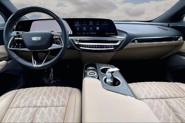 2024 Cadillac LYRIQ Luxury 3
