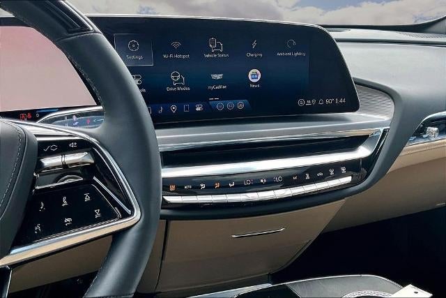 2024 Cadillac LYRIQ Luxury 3