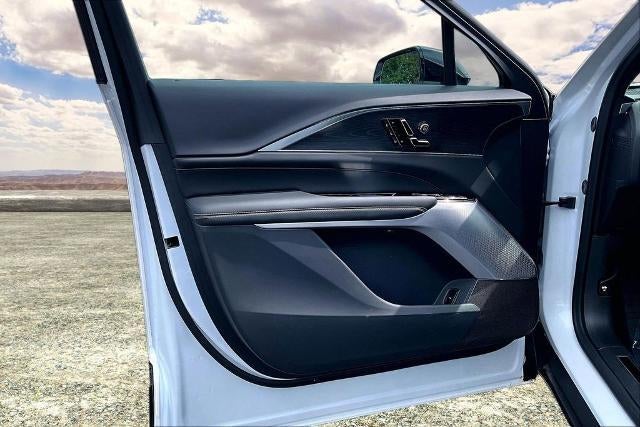 2024 Cadillac LYRIQ Luxury 3