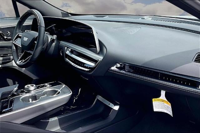 2024 Cadillac LYRIQ Luxury 3
