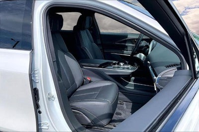 2024 Cadillac LYRIQ Luxury 3