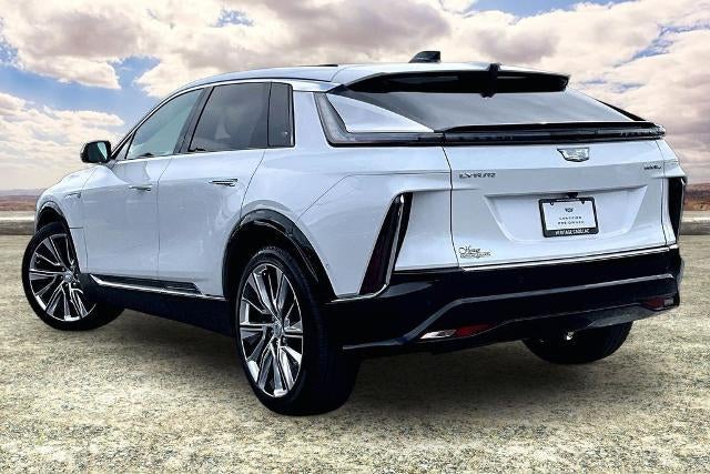 2024 Cadillac LYRIQ Luxury 3