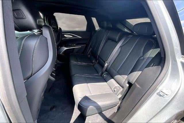 2024 Cadillac LYRIQ Luxury 3