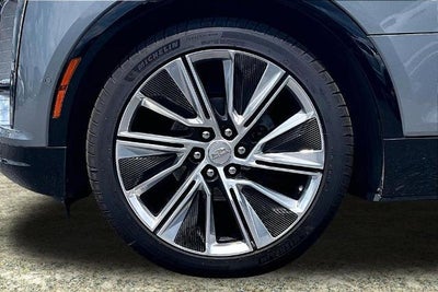 2024 Cadillac LYRIQ Luxury 3