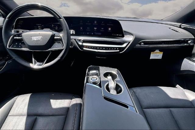 2024 Cadillac LYRIQ Luxury 3