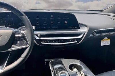 2024 Cadillac LYRIQ Luxury 3