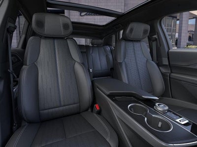 2025 Cadillac LYRIQ Luxury 3