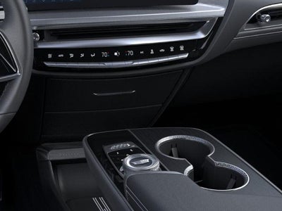 2025 Cadillac LYRIQ Luxury 3