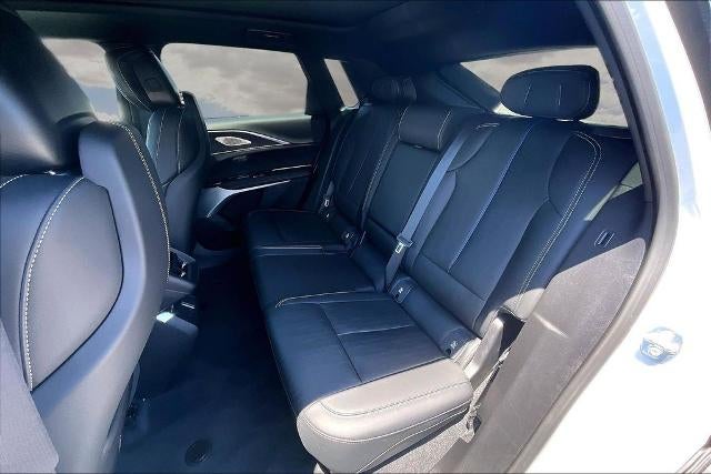 2025 Cadillac LYRIQ Luxury 3