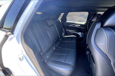 2025 Cadillac LYRIQ Luxury 3