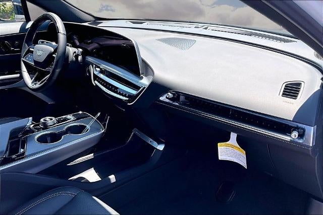 2025 Cadillac LYRIQ Luxury 3