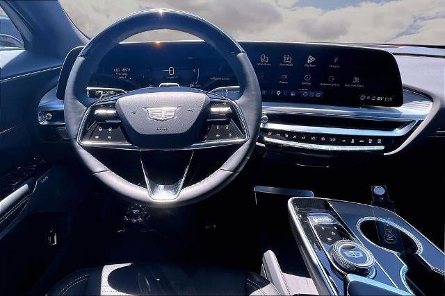 2025 Cadillac LYRIQ Luxury 3