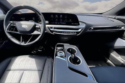 2025 Cadillac LYRIQ Luxury 3