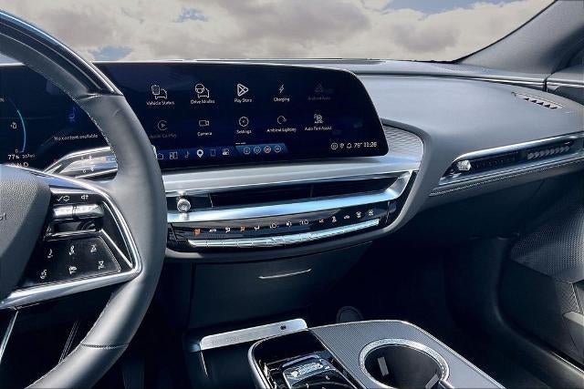 2025 Cadillac LYRIQ Luxury 3