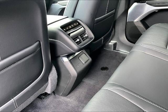 2025 Cadillac LYRIQ Luxury 3