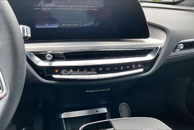2025 Cadillac LYRIQ Luxury 3