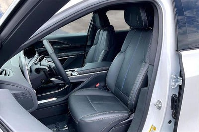 2025 Cadillac LYRIQ Luxury 3