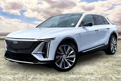 2025 Cadillac LYRIQ Luxury 3