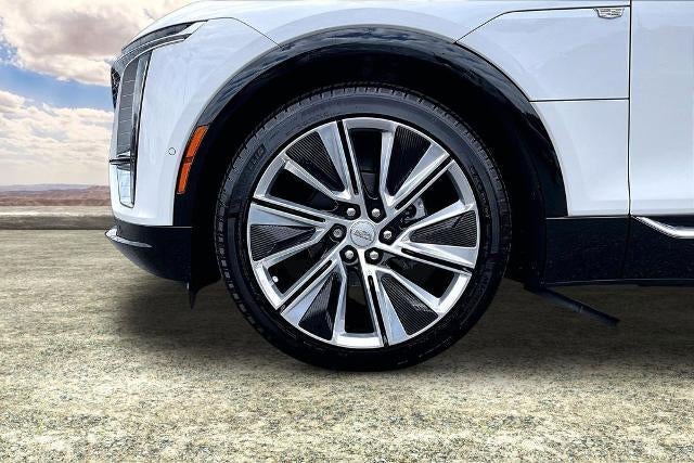 2025 Cadillac LYRIQ Luxury 3