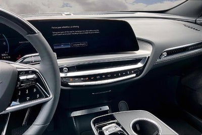 2025 Cadillac LYRIQ Luxury 3