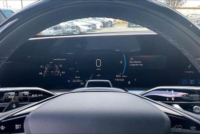 2025 Cadillac LYRIQ Luxury 3