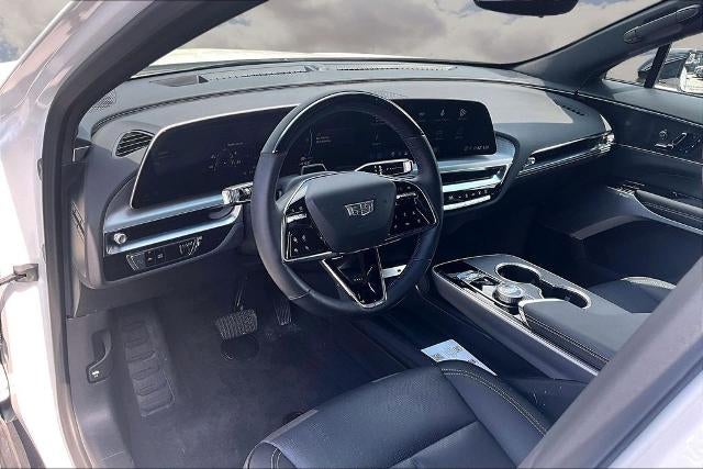 2025 Cadillac LYRIQ Luxury 3