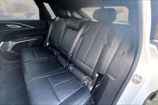 2025 Cadillac LYRIQ Luxury 3