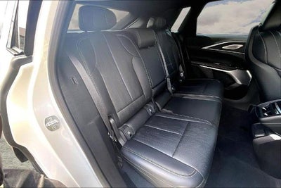 2025 Cadillac LYRIQ Luxury 3