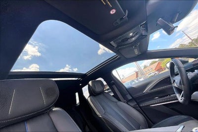 2025 Cadillac LYRIQ Luxury 3