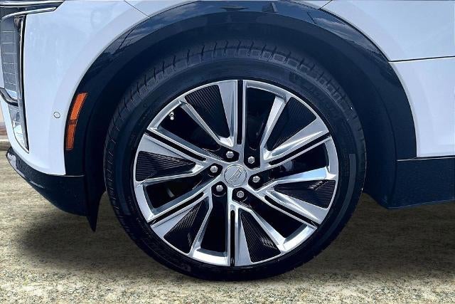 2025 Cadillac LYRIQ Luxury 3