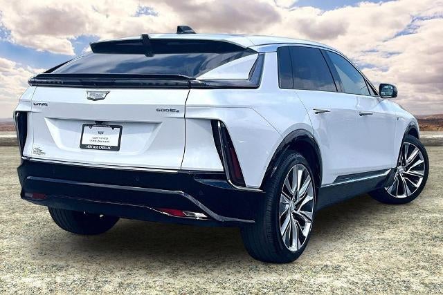 2025 Cadillac LYRIQ Luxury 3