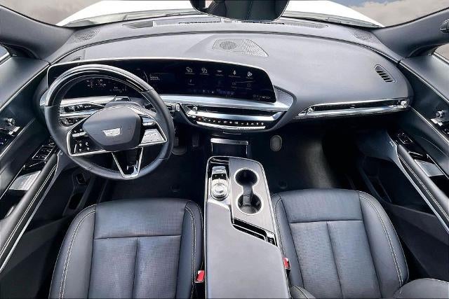 2025 Cadillac LYRIQ Luxury 3