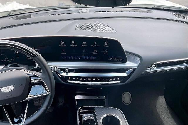 2025 Cadillac LYRIQ Luxury 3