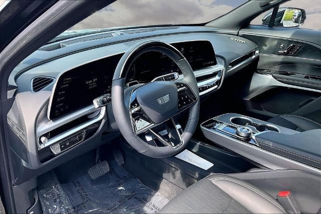 2025 Cadillac LYRIQ Luxury 3