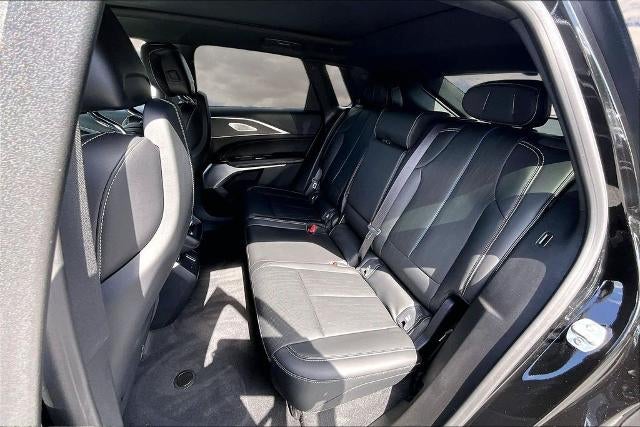 2025 Cadillac LYRIQ Luxury 3