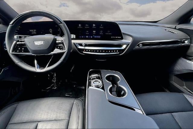 2025 Cadillac LYRIQ Luxury 3