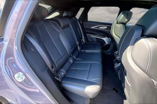 2025 Cadillac LYRIQ Luxury 3