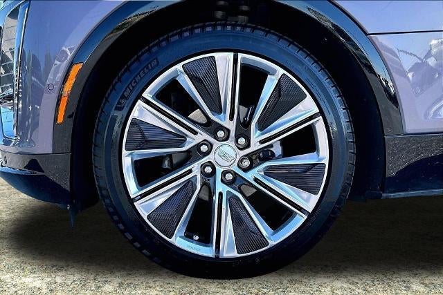 2025 Cadillac LYRIQ Luxury 3
