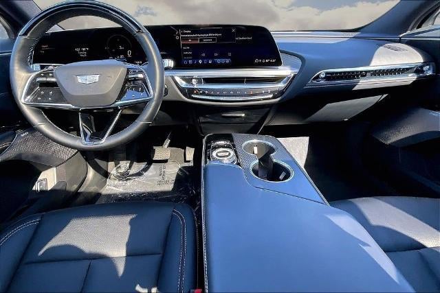 2025 Cadillac LYRIQ Luxury 3