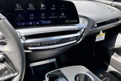 2025 Cadillac LYRIQ Luxury 3