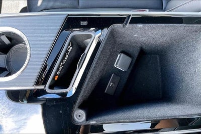 2025 Cadillac LYRIQ Luxury 3