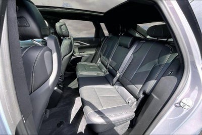 2025 Cadillac LYRIQ Luxury 3