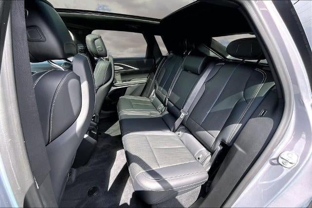 2025 Cadillac LYRIQ Luxury 3