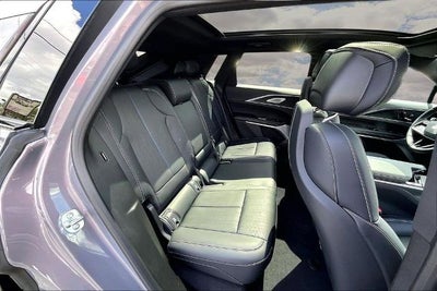 2025 Cadillac LYRIQ Luxury 3