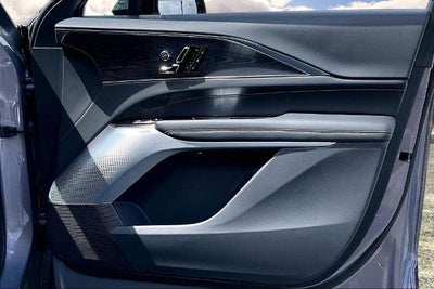 2025 Cadillac LYRIQ Luxury 3