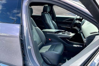 2025 Cadillac LYRIQ Luxury 3