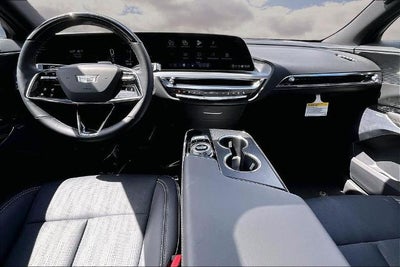 2025 Cadillac LYRIQ Luxury 3
