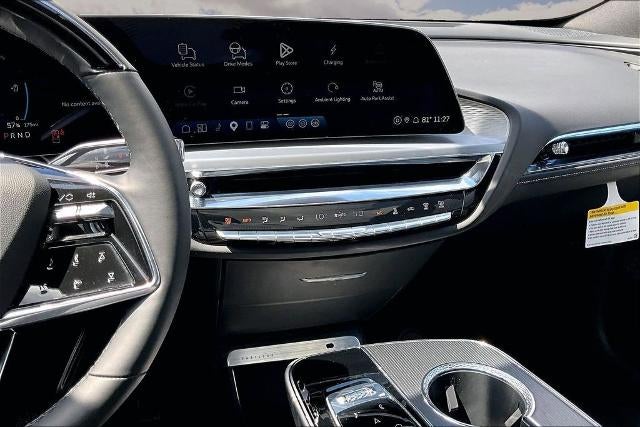 2025 Cadillac LYRIQ Luxury 3