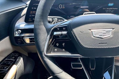 2025 Cadillac LYRIQ Luxury 3