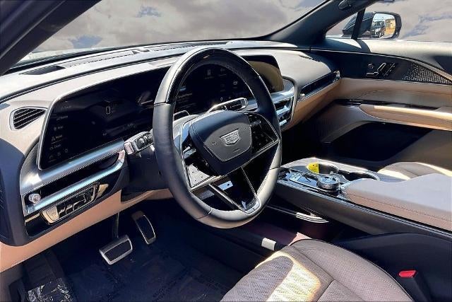 2025 Cadillac LYRIQ Luxury 3